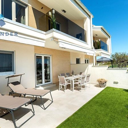 Beachfront Reiterer Villa V2 With Seaview 30 Meters From The Beach - Crowonder Luxury Rent Privlaka  Exterior photo