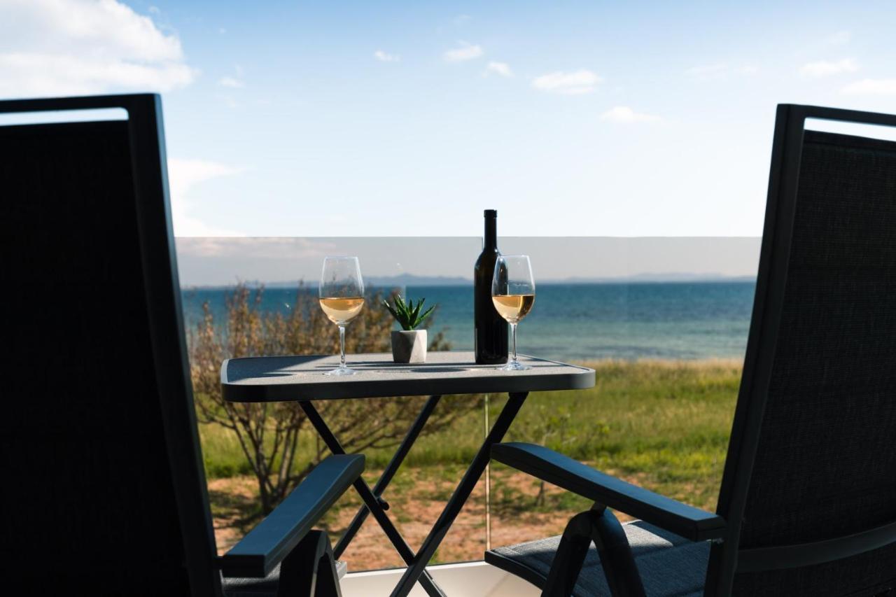 Beachfront Reiterer Villa V2 With Seaview 30 Meters From The Beach - Crowonder Luxury Rent Privlaka  Exterior photo